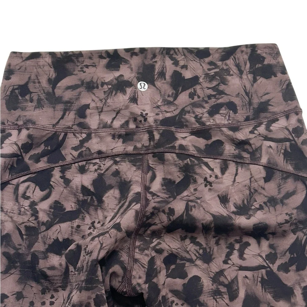 Lululemon In Movement Tight Legging 25" Mini Dusk Floral Antique Bark Black sz10 - Picture 9 of 10